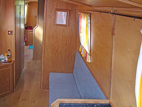 GEM45 narrowboat saloon with settee