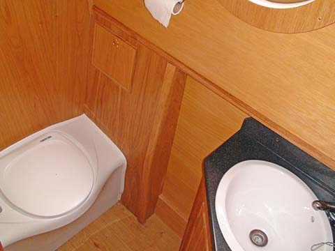 Vanity and cassette WC on GEM45 narrowboat