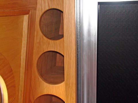 Picture of stowage space created at side of shower cubicle