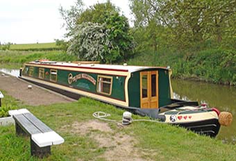 GEM54 narrowboat out cruising on the canal