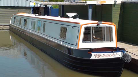 Another style of extended forward cabin providing additional cabin space for living onboard